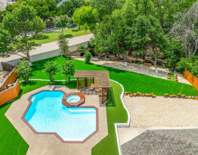 Grand Luxe Retreat w/Creek Mini Resort 6BR 6 BA EV